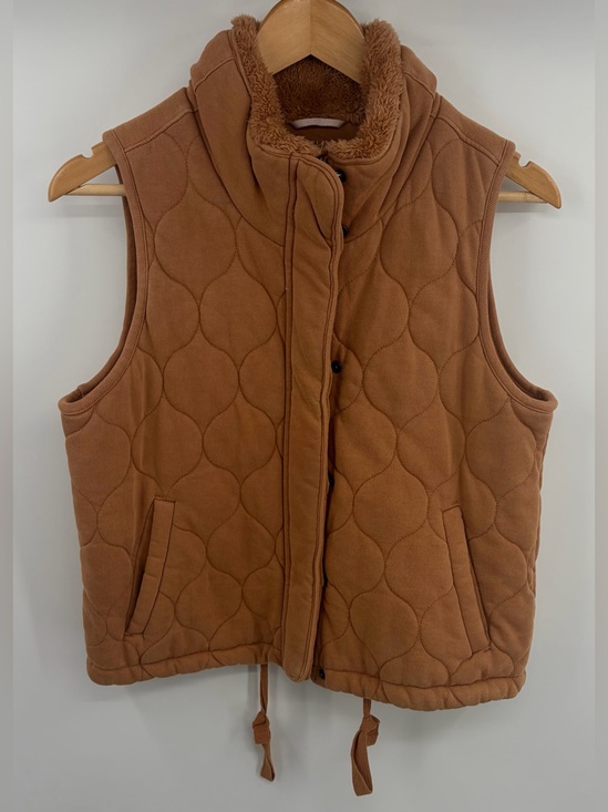 CALIA by Carrie Underwood Jackets & Blazers - Calia quilted full zip snap front vest camel tan women’s S cozy chic
